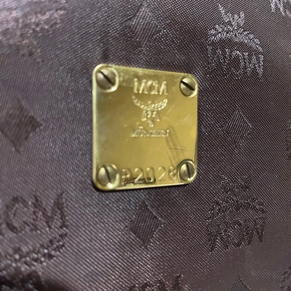 MCM Vintage Zippered Tote - Picture 5 of 16